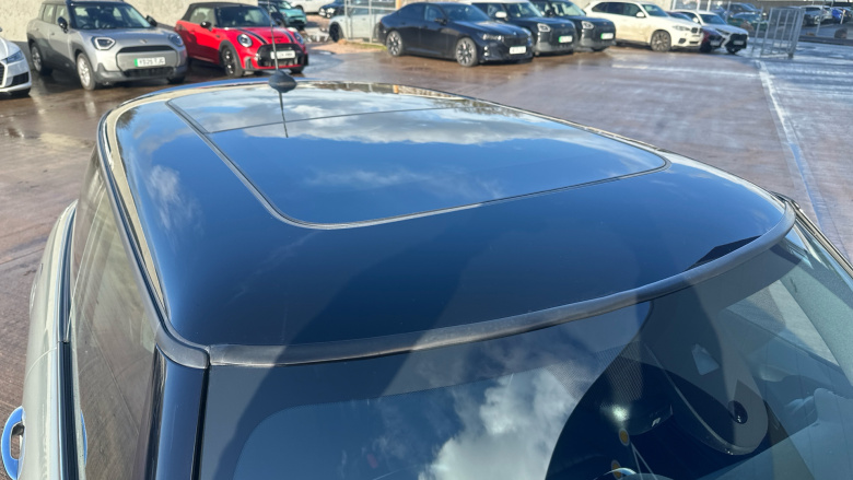 MINI Hatchback 135kW Cooper S Level 3 33kWh 3dr Auto Electric Hatchback